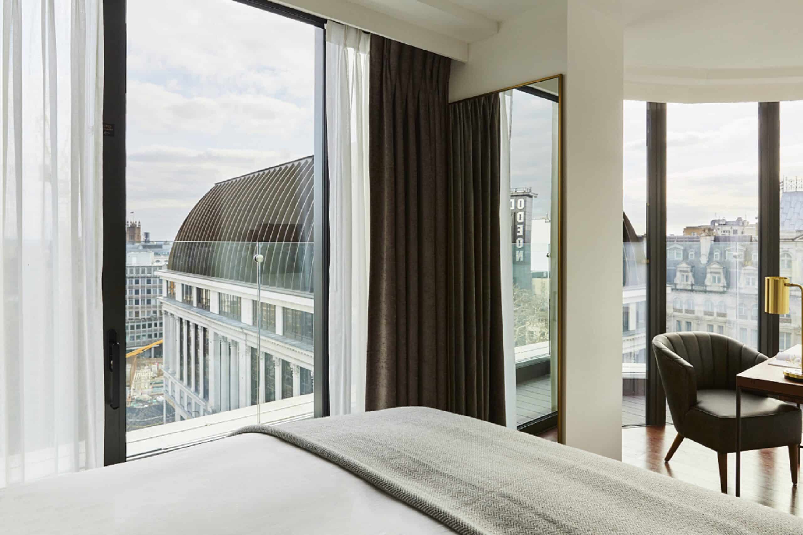 Balcony image of the superior room